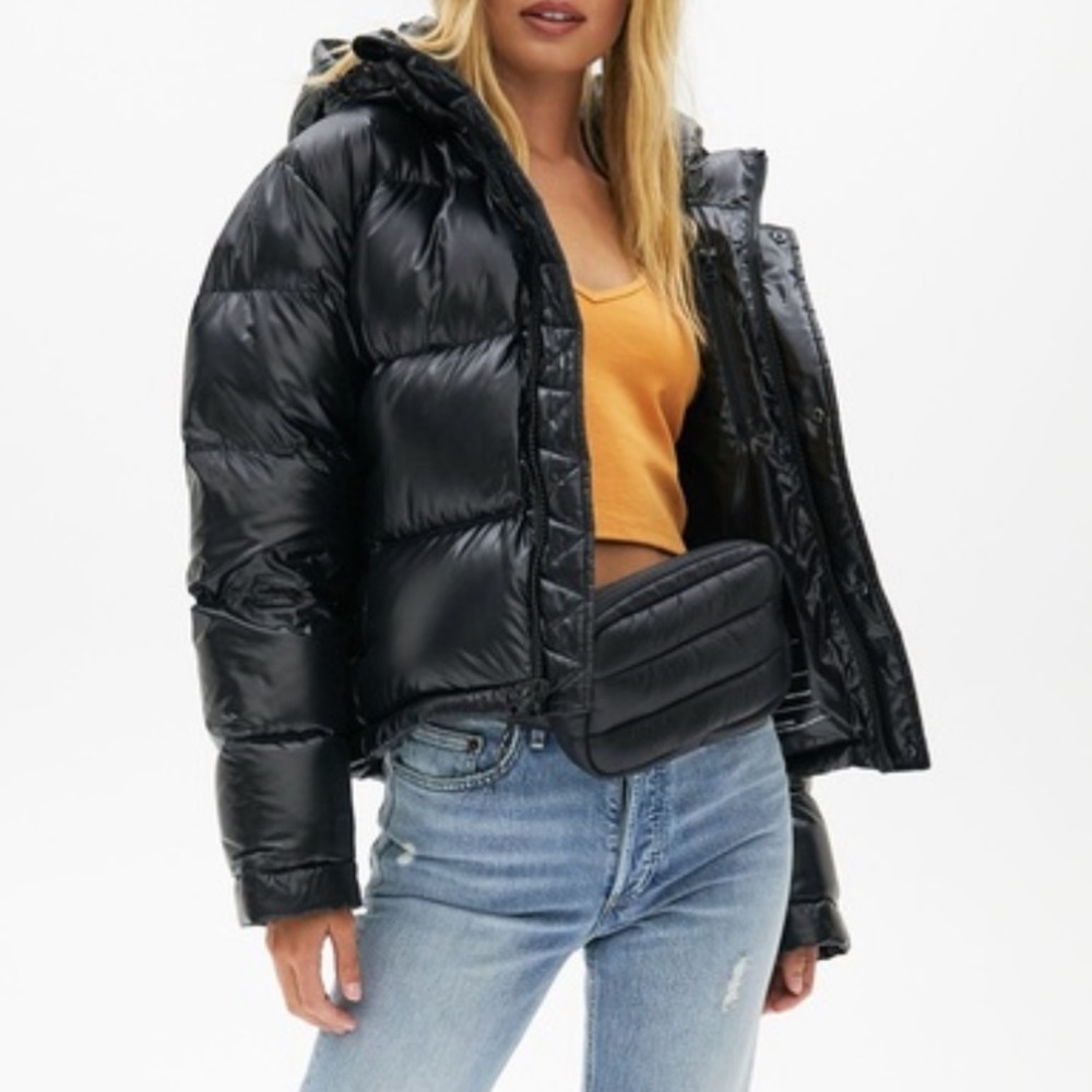 Aritzia super puff shorty, high gloss black